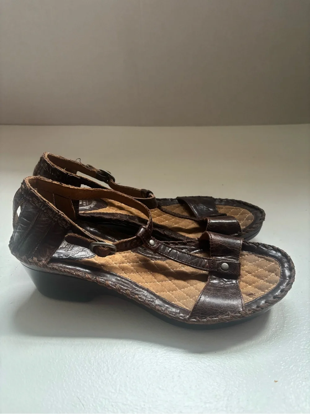 ARIAT Shalimar Brown Leather T-Strap Wedge Heeled Gladiator Sandal Size 9